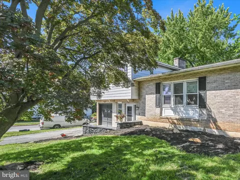 35 Mull Ave, Reading, PA 19608 photo 4