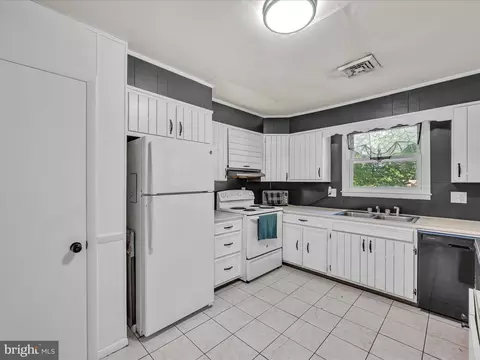 35 Mull Ave, Reading, PA 19608 photo 10