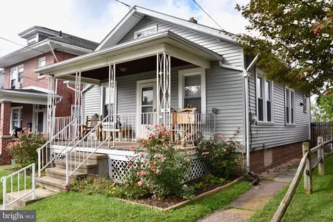 19 W Broad St, Reading, PA 19607