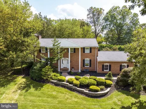 11 Lowell Dr, Reading, PA 19606