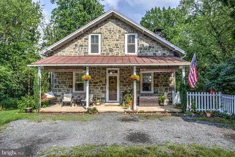 14 Petsch Rd, Reading, PA 19606
