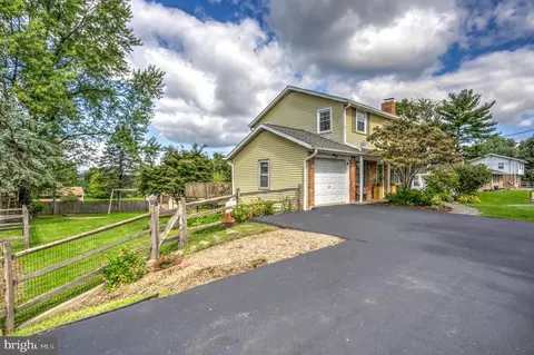 488 Snyder Rd, Reading, PA 19605 photo 3