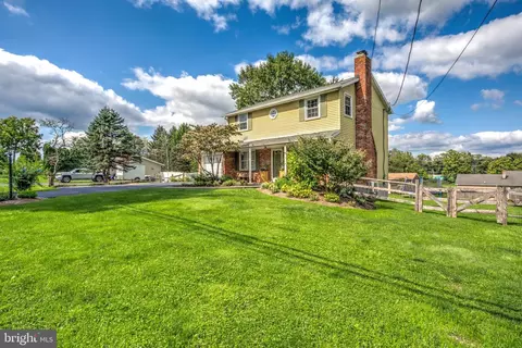 488 Snyder Rd, Reading, PA 19605 photo 2