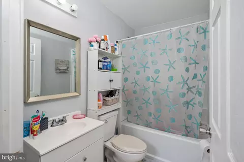 Bath - 11 Montello Rd, Reading, PA 19608 photo 1 of 1