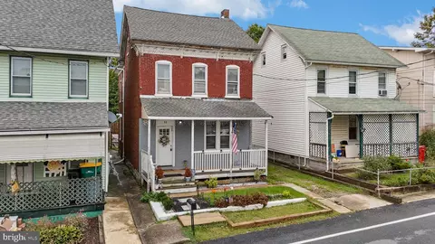 Exterior - 11 Montello Rd, Reading, PA 19608 photo 2 of 9