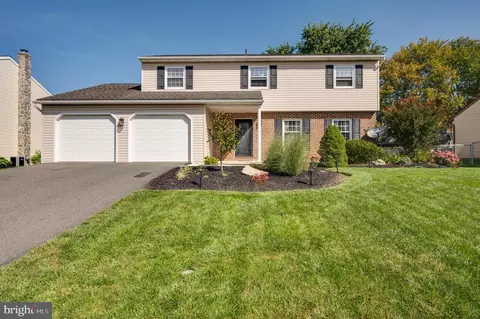 1829 Persimmon Dr, Reading, PA 19608