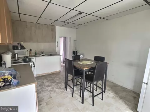 717 N 9th St, Reading, PA 19604 photo 5