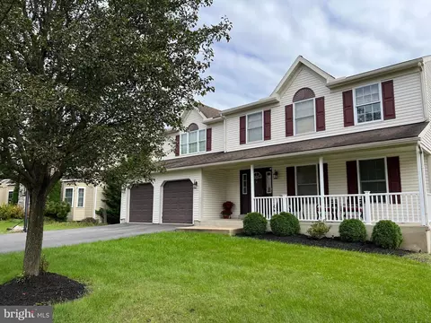 33 Hayden Cir, Reading, PA 19606