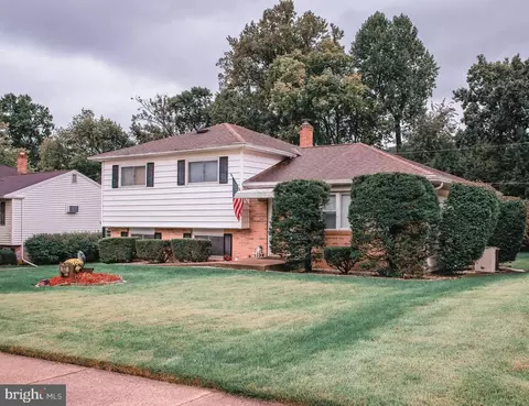 317 Shakespeare Dr, Sinking Spring, PA 19608
