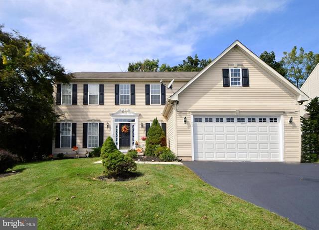 809 Bramblewood Dr, Douglassville, PA 19518