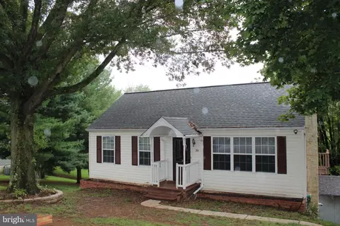 30 Alans Ln, Boyertown, PA 19512