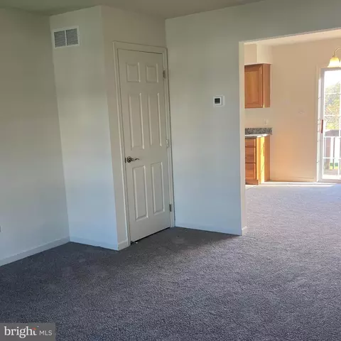 371 Oneida Dr, Sinking Spring, PA 19608 photo 8