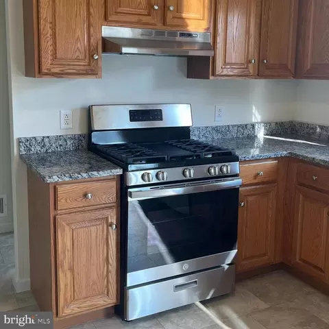 371 Oneida Dr, Sinking Spring, PA 19608 photo 10