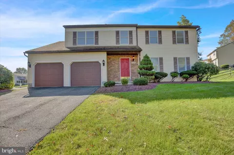 138 Sage Dr, Reading, PA 19608