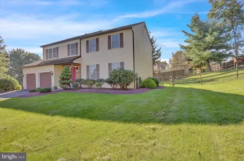 138 Sage Dr, Reading, PA 19608 photo 2
