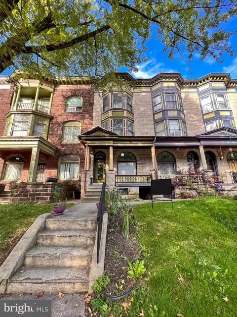 824 N 5th St, Reading, PA 19601
