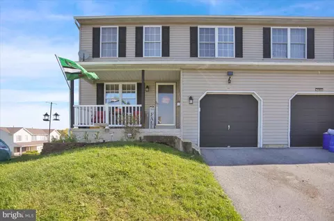 377 Oneida Dr, Reading, PA 19608