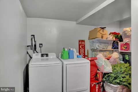 377 Oneida Dr, Reading, PA 19608 photo 20