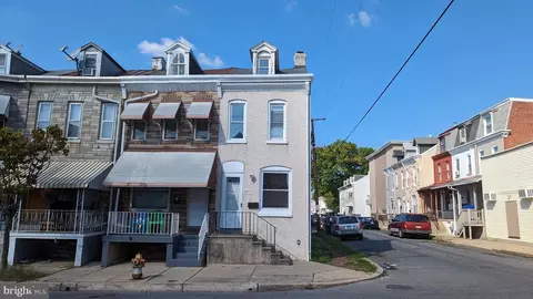 921 Marion St, Reading, PA 19604
