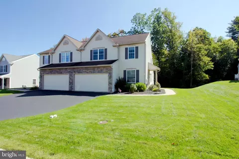 12 Regina Dr, Reading, PA 19608