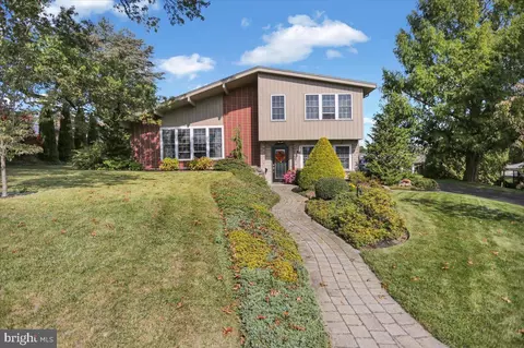 114 N Kemp St, Kutztown, PA 19530