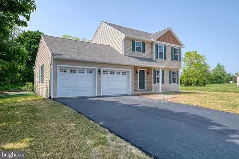 151 Cedar Ln, Reading, PA 19607 photo 2