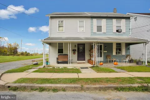 307 Furnace St, Topton, PA 19562