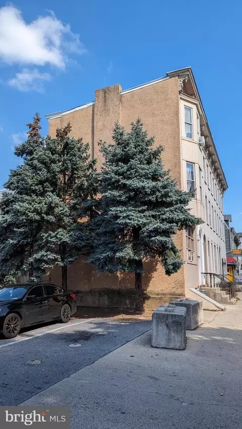 613 Walnut St, Reading, PA 19601 photo 3