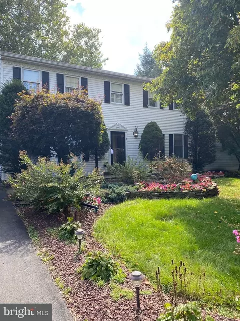 305 Faith Dr, Blandon, PA 19510