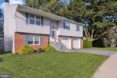 922 Clover Dr, Reading, PA 19610