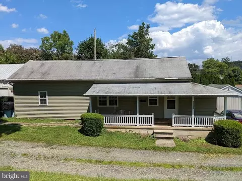 11 Hemlock Dr, Boyertown, PA 19512