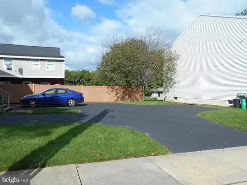 250 S Sterley St, Reading, PA 19607 photo 4
