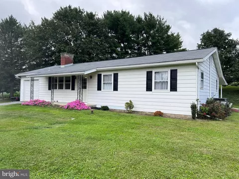 690 Heidelberg Rd, Wernersville, PA 19565