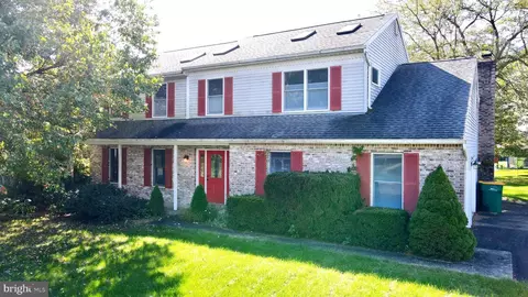 48 Conestoga Dr, Sinking Spring, PA 19608