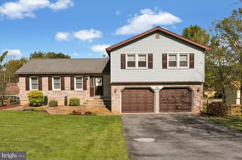 51 Sage Dr, Sinking Spring, PA 19608 photo 2
