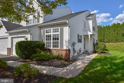 153 Waterford Ln, Reading, PA 19606