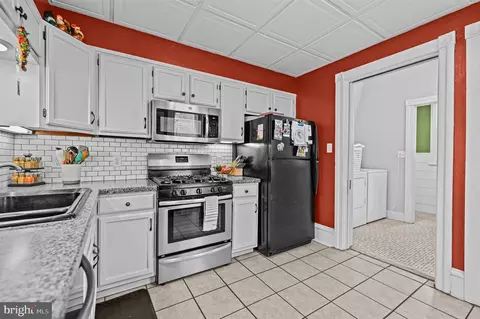 819 N 4th St, Reading, PA 19601 photo 9