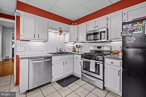 819 N 4th St, Reading, PA 19601 photo 8