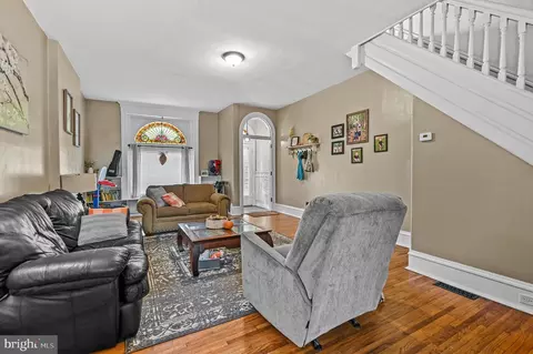 819 N 4th St, Reading, PA 19601 photo 5