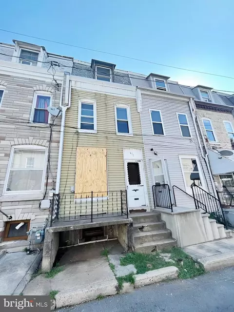611 Eisenbrown St, Reading, PA 19601