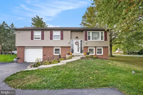 38 Hughes Ave, Boyertown, PA 19512