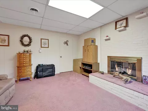 411 Governor Dr, Reading, PA 19607 photo 17