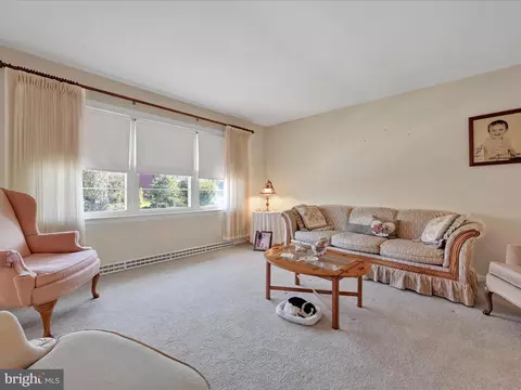 411 Governor Dr, Reading, PA 19607 photo 4