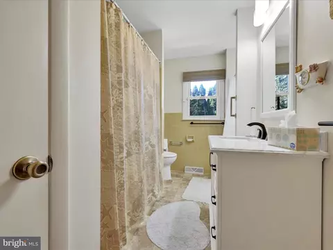 411 Governor Dr, Reading, PA 19607 photo 14