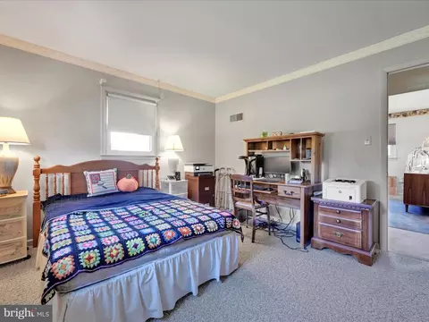 411 Governor Dr, Reading, PA 19607 photo 26