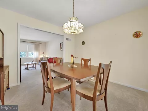 411 Governor Dr, Reading, PA 19607 photo 6