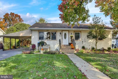 202 Wood Ln, Reading, PA 19606