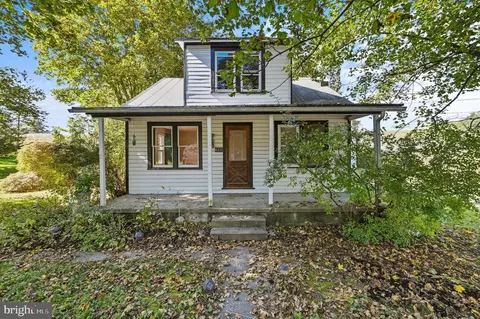 829 Maidencreek Rd, Fleetwood, PA 19522