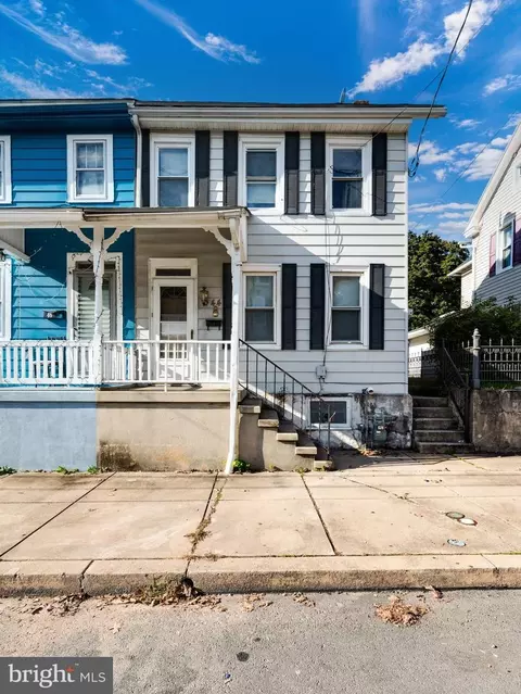 44 S Hull St, Reading, PA 19608