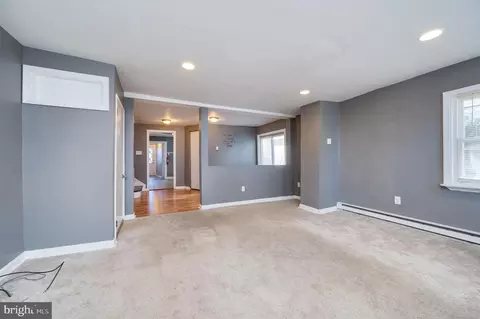 44 S Hull St, Reading, PA 19608 photo 5